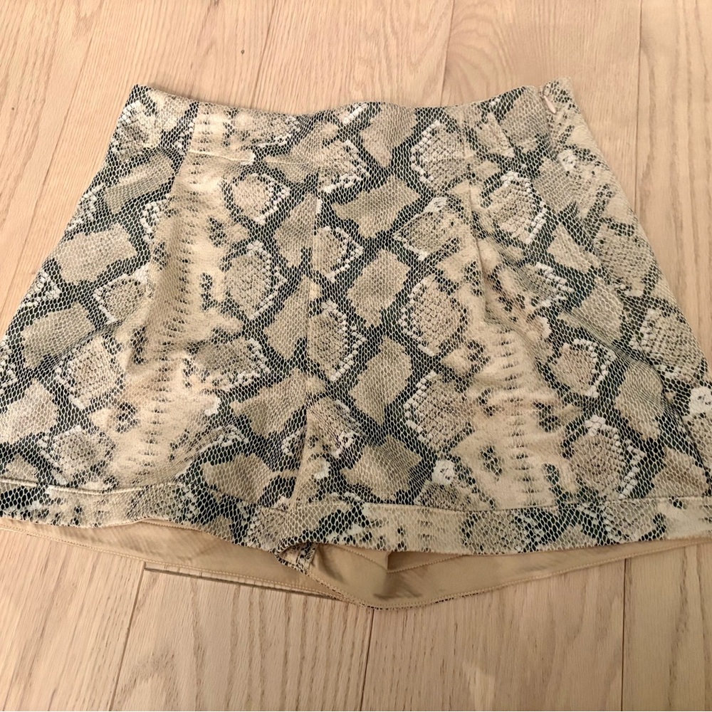 Express Snake Print High Waist Shorts - Tan and Black